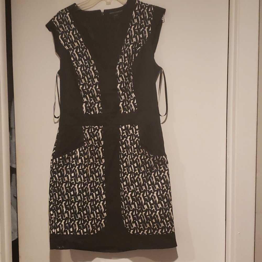 French Connection Size 8 Black and White Mini Dres